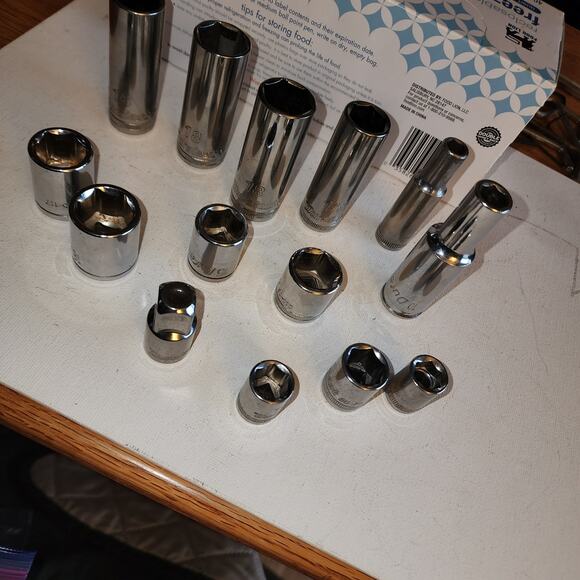 DURALAST METRIC MISCELLANEOUS LOT OF 3/8"  SOCKETS LT 425 - Picture 1 of 4